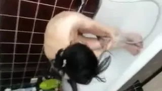My sweet girlfriend shaving her pussy