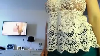 Solo brunette babe dildo fucks her wet vulva