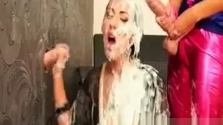 Hot brunette babe with nice tits gets