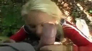 Filthy blonde chick fucked in public under the tree to get