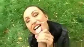 Babe gives stud a lusty blowjob