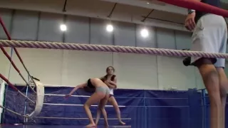 Euro-Lesben ringen mit Leidenschaft