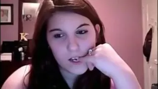 Exotische exklusive rasierte Muschi, große Titten, brünette Sexfilm