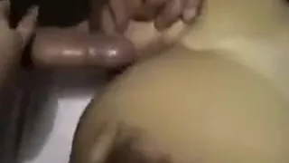 Guardate il bull come apre il culo di mia moglie