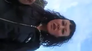 Miss Wagon e Miss Anyta mostrano i piedi al parco