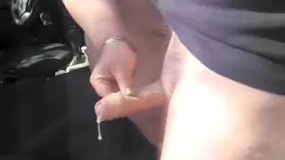 La mia signora mi sega all'aperto