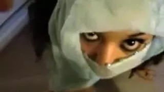 Ragazzina araba sborrata in faccia