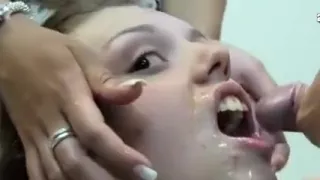 Bukkake party con ingoio di sborra a litri