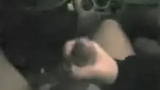 Coppia milanese fa sesso in auto di notte