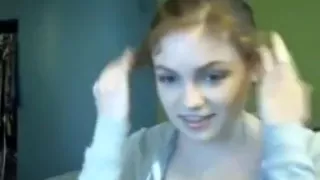 Affascinante camgirl si masturba in webcam