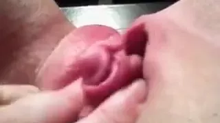 Il clitoride diventa piГ№ grande e duro quando mi masturbo