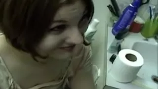 Schlampige Amateur-College-Schlampen werden in einer unglaublichen Orgie hart gefickt