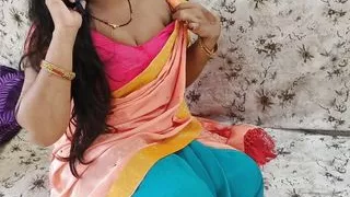 Akeli bhabhi apane yaar ke sath masti karate hute pakadi gahi Hindi clear audio