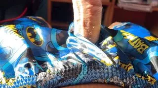 Junge wird zum Ständer