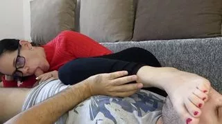 Hot stepmom Anna gives blowjob and footjob for stepson