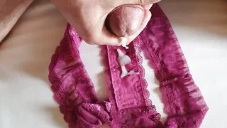 Masturbating in green an cumming in red panties