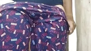 Jan bhen ki gaand m lund daalne k liye bathroom m dekha