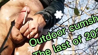 Cicci77 seen the beautiful sunny day, Pedro masturbates in the woods during a walk with friends. Will it be the last out