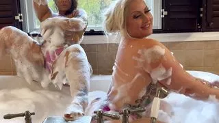 Mz. Dani and Scarlett get Hot and Wet in the Jacuzzi