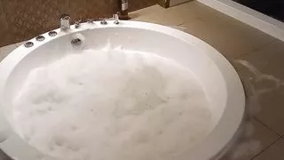 Esta chamita le doy tan rico que ya no aguanta sus piernas y se desploma  enlechadita le encanta que se la Heche dentro