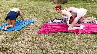 No Panties Yoga Outdoor Girls in Shortest Miniskirt Skirts