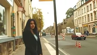 Junge latina mit festen titten besorgt es sich selbst vor der kamera