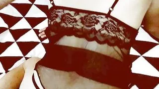 Schöner Analverkehr mit heißer, dünner Frau mit offenem Arschloch