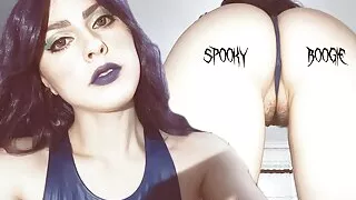 Giantess Psylocke found little man in her room and made him look at her while masturbating - Marvel Cosplay