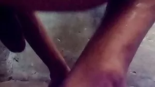 Teen Boy zeigt großen haarigen Arsch und fickt zum ersten Mal großen Altersdildo und zeigt schönen großen Arsch