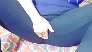 Sangeeta pussy rubbed by Raju and cumming..