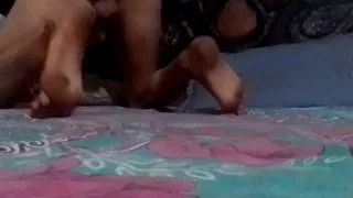 Jab Indian boy ne dekha ki bahut mood kar raha hai to usne bed per hi