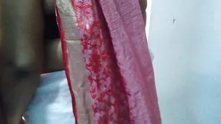 (Tamil desi saree pahne hot mall) - 45 year old neighbor aunty fucked while sweeping the house