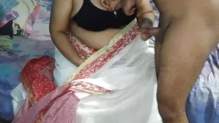 Desi Hot Bhabhi pati ko dhokha dete hai aur purane Boyfriend ke sath chudai karta hai - Tamil Sex