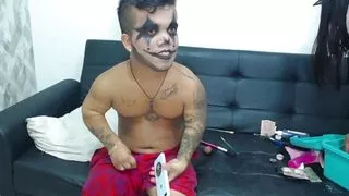 After putting on his makeup I give him an intense blowjob