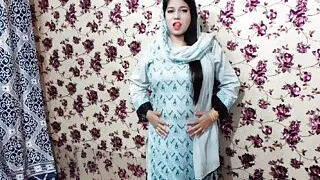 Big Ass Indian Aunty Fingering with clear urdu&hindi sexy voice