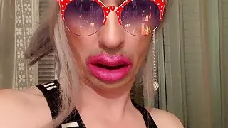 Striptease anal show with squirt