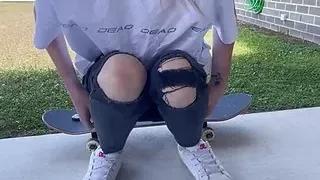 Tattooed skater girl get hard wet orgasm in public
