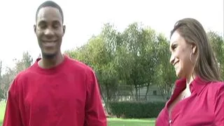 Endlich wird sie wieder vom schwarzen Hengst gefickt