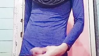 Öffentliche Toilette Masturbation nach dem Workout