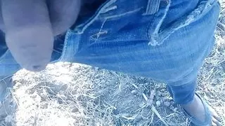 Hisab karte hue Tamanna bhabhi ne dekh liya aur usne Ghar mein Bata Diya ki ladke ne land ko pakad pakda hai aur hila ra