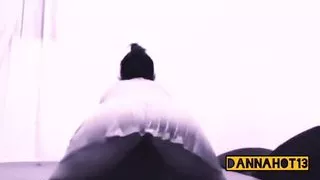 Culona montando rico