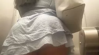 Riesiger Arsch einer LATINA Frau wird aufgenommen