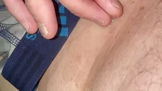 Sperma und eine riesige Ladung abschießen, während mein Kumpel zusieht