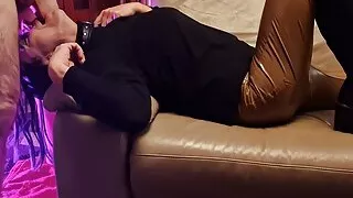 Er fickte meine Kehle so tief und kam darin