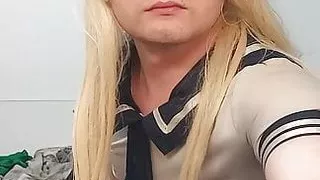 Sissy Aimee macht Arsch zu Mund mit einem Dildo