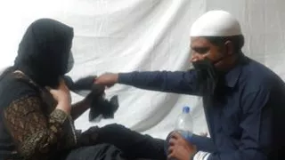 Pakistani Thurki BABA ji Fucked again woman, who came to him for pray