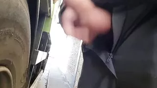 truck pissing