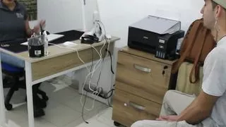 To close a deal to buy an apartment, I fuck the saleswoman's rich pussy - Porn in Spanish