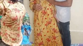 Ajnabi ladka pani Peene ke bahana karke khet me kam kar rahi didi ko gharme jake chut mari