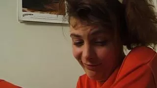 young brunette teen fickt das erste mal vor der kamera